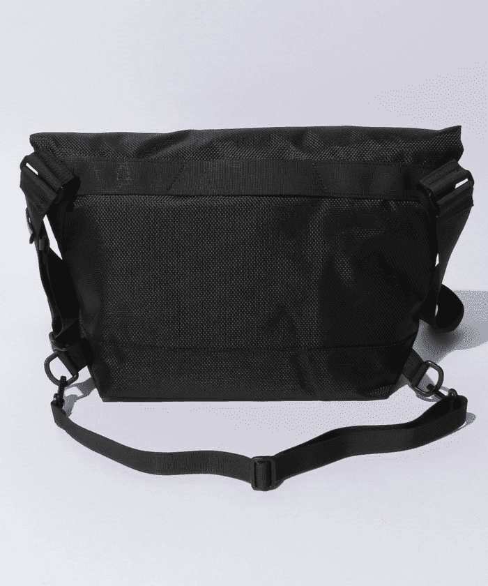 Tasche - Cross Body Bag 'CLOSE RANKS / F-CLOSE MESSENGE X04326' mittelgroß, Schwarz