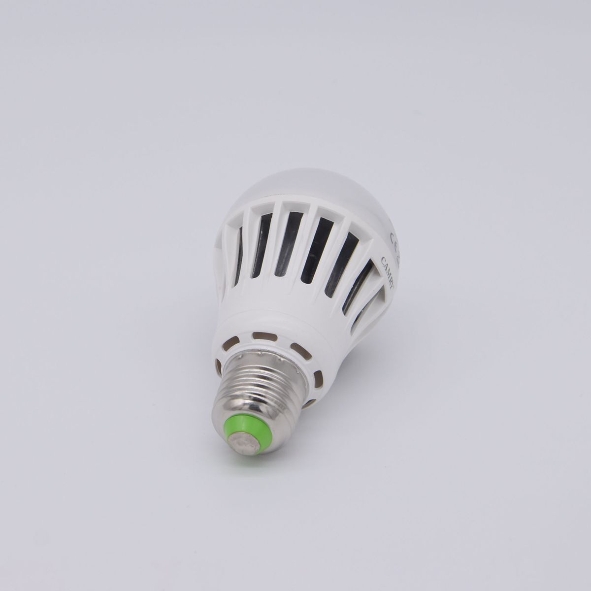 LED Leuchtmittel E27 / 9W / 2700K / AC 100-240V